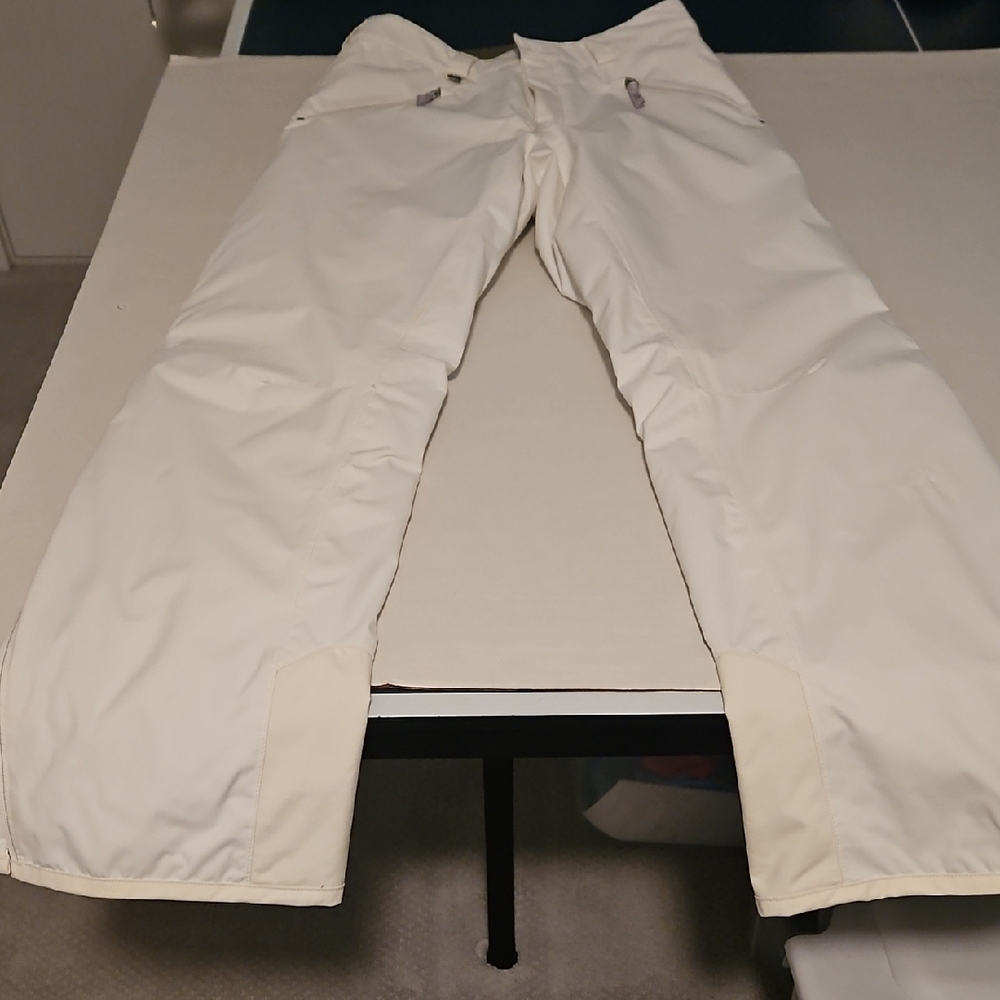 Stylish Women's White Straight Leg Ski Pants